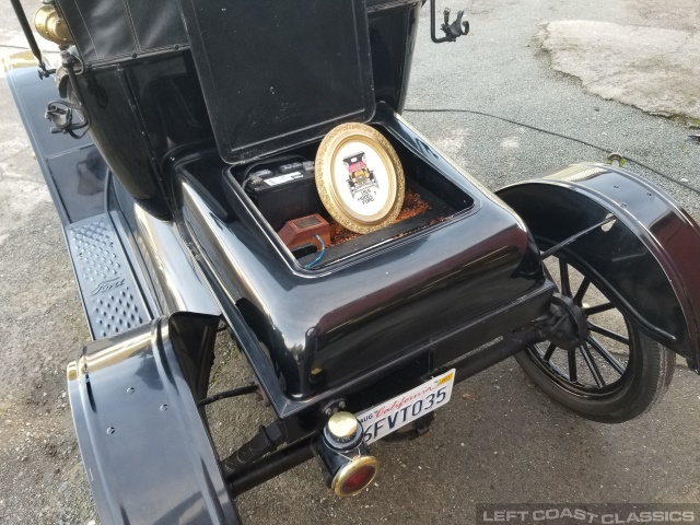 1915-ford-model-t-runabout-093.jpg