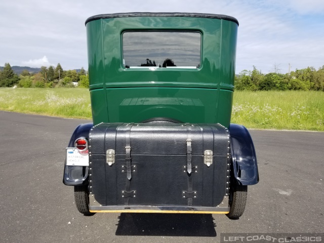 1926-ford-model-t-tudor-014.jpg