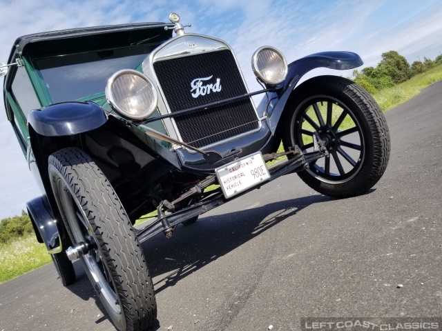 1926-ford-model-t-tudor-025.jpg