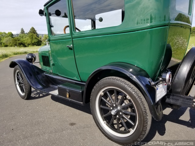 1926-ford-model-t-tudor-044.jpg