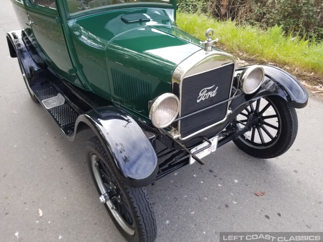 1926-ford-model-t-tudor-055.jpg