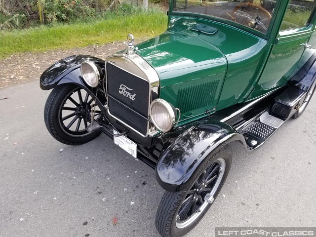 1926-ford-model-t-tudor-057.jpg