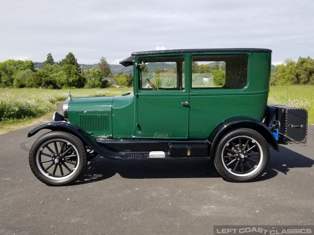 1926-ford-model-t-tudor-127.jpg