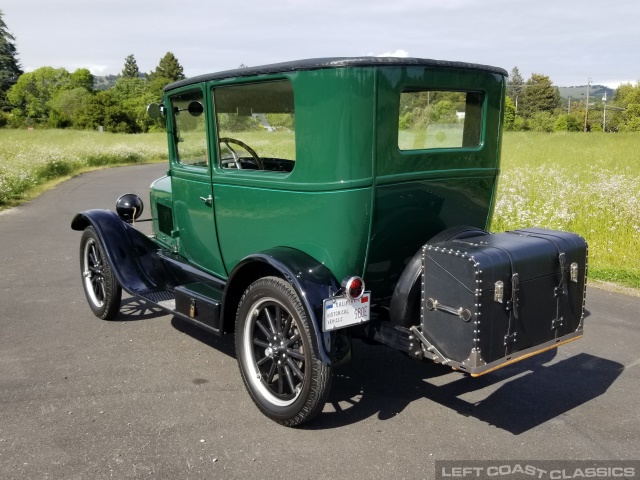 1926-ford-model-t-tudor-128.jpg