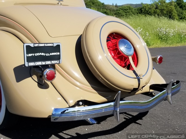 1935-ford-deluxe-5-window-coupe-036.jpg