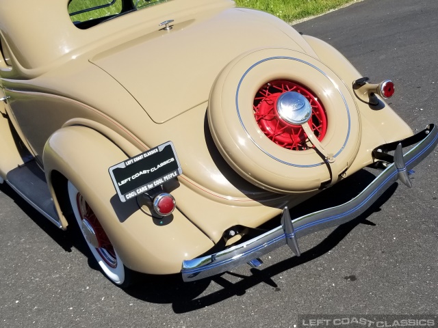 1935-ford-deluxe-5-window-coupe-064.jpg