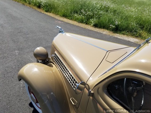 1935-ford-deluxe-5-window-coupe-066.jpg