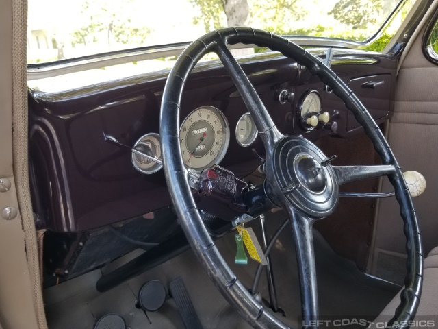 1935-ford-deluxe-5-window-coupe-076.jpg