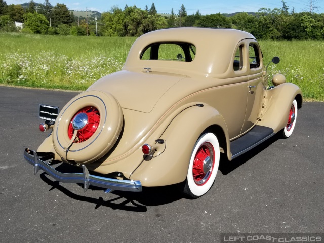 1935-ford-deluxe-5-window-coupe-135.jpg