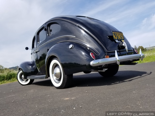 1939-ford-deluxe-011.jpg