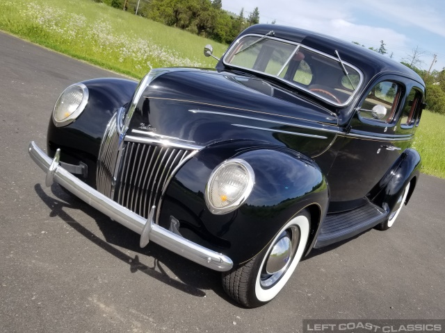 1939-ford-deluxe-125.jpg