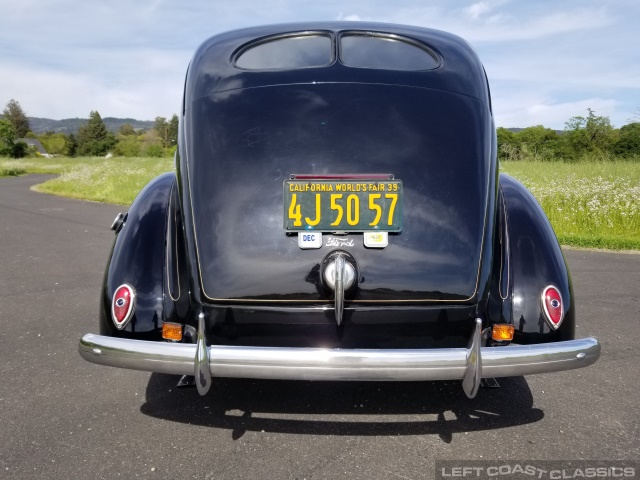 1939-ford-deluxe-128.jpg