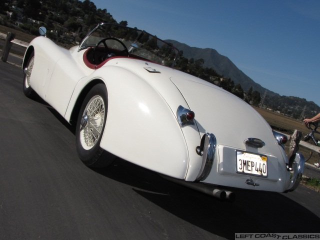 1952-jaguar-xk120-ots-073.jpg