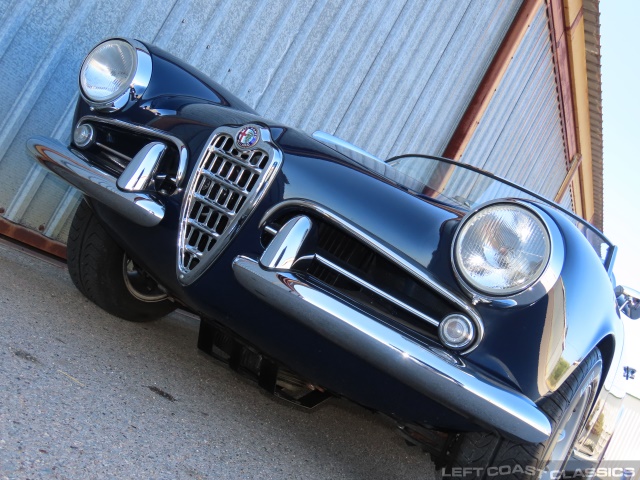 1959-alfa-romeo-giulietta-spider-070.jpg