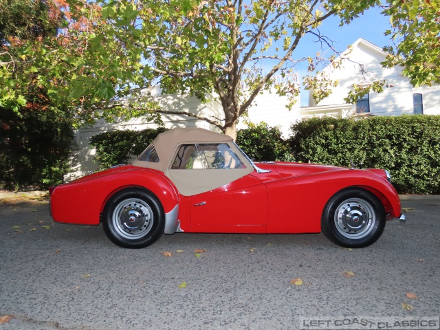 1960-triumph-tr3-041.jpg