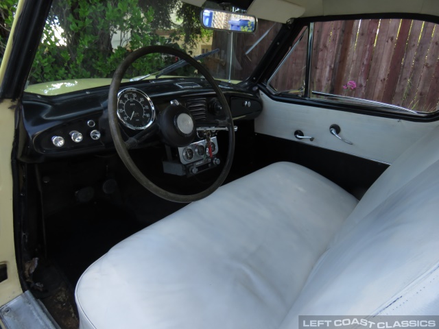 1961-nash-metropolitan-coupe-065.jpg