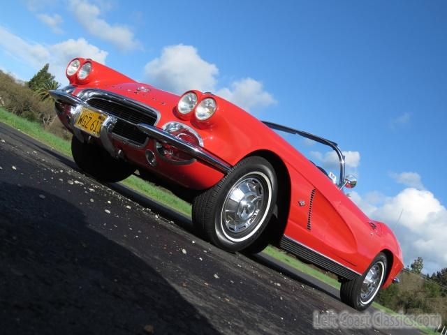 1962-chevrolet-corvette-008.jpg