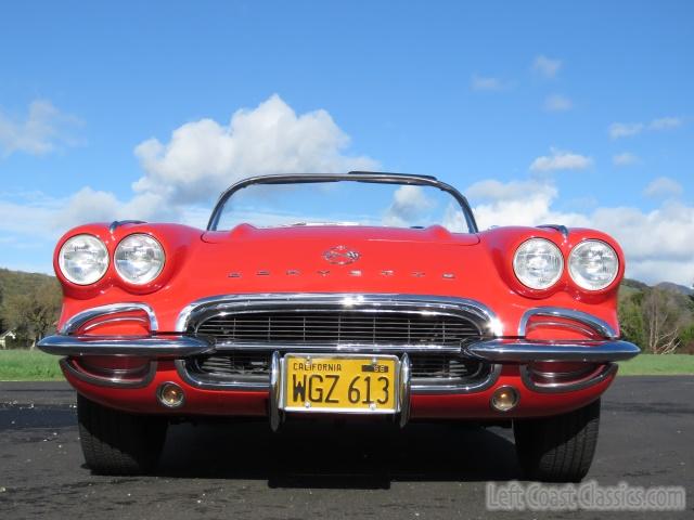 1962-chevrolet-corvette-271.jpg