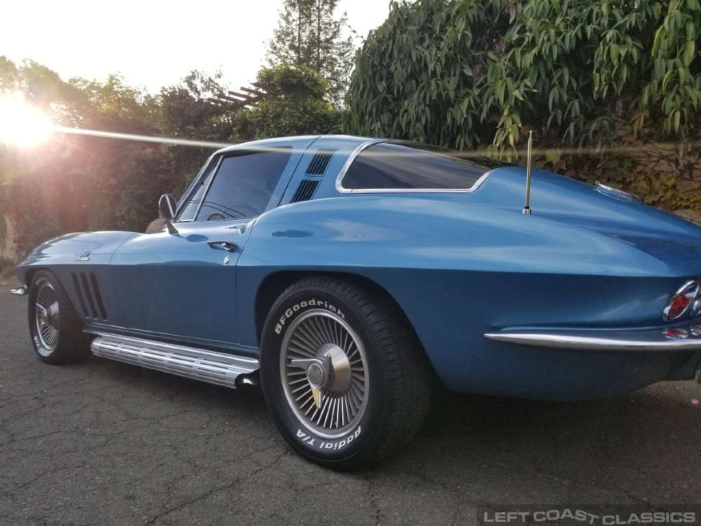 1965-chevy-corvette-c2-052.jpg