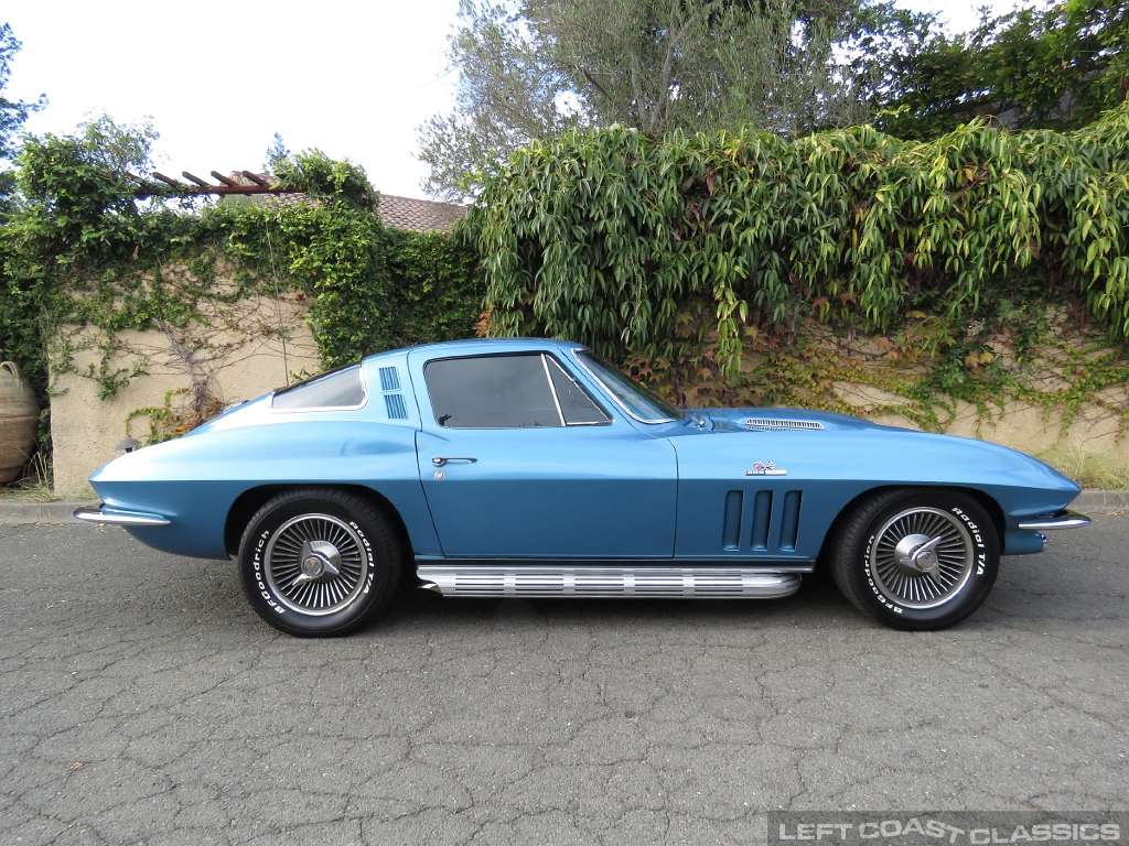 1965-chevy-corvette-c2-161.jpg