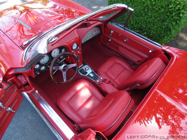 1965-chevrolet-corvette-104.jpg