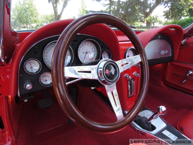 1965-chevrolet-corvette-111.jpg