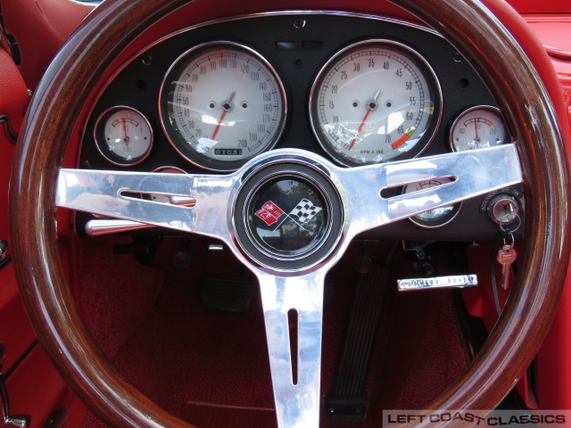 1965-chevrolet-corvette-114.jpg