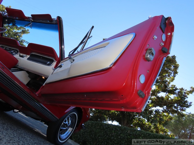 1965-ford-mustang-convertible-092.jpg