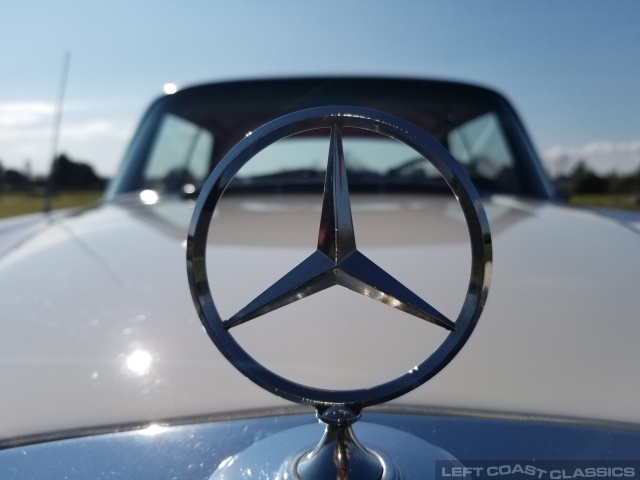 1965-mercedes-benz-220se-051.jpg