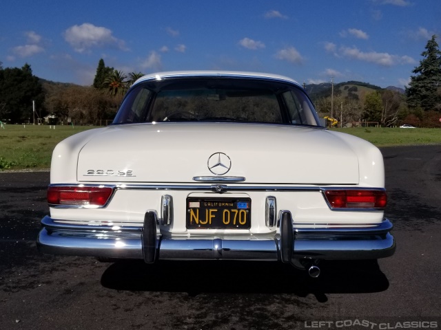 1965-mercedes-benz-220se-192.jpg