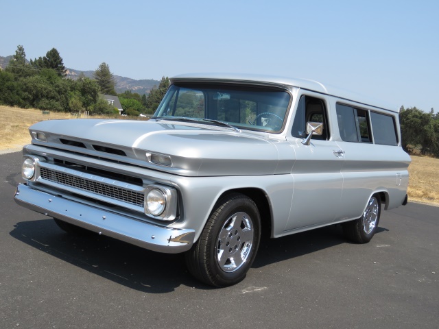 1966-chevrolet-suburban-006.jpg