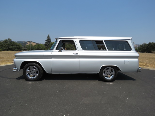 1966-chevrolet-suburban-009.jpg