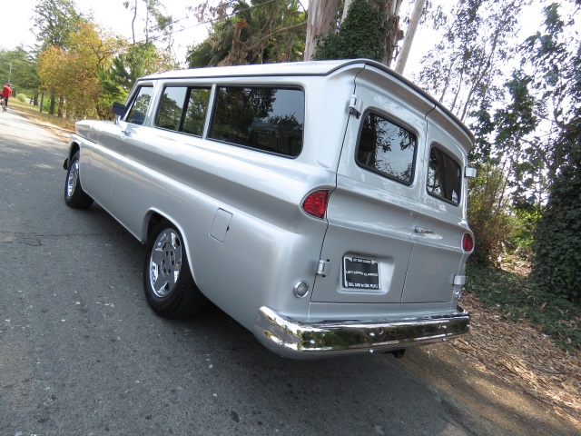 1966-chevrolet-suburban-015.jpg