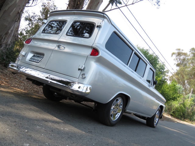 1966-chevrolet-suburban-027.jpg