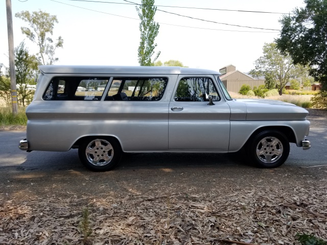 1966-chevrolet-suburban-032.jpg