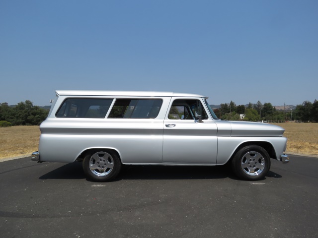 1966-chevrolet-suburban-035.jpg