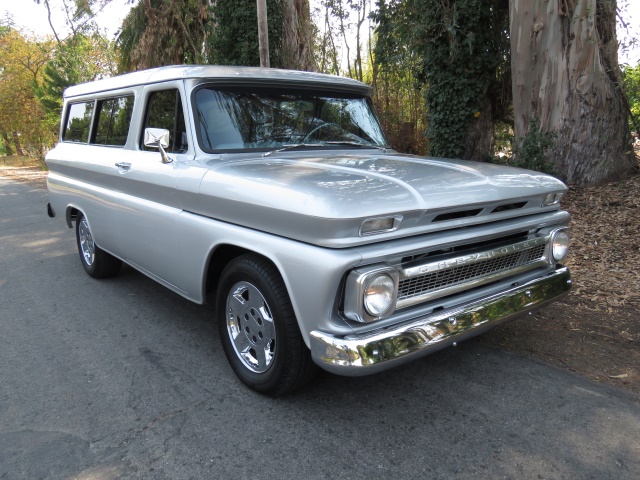 1966-chevrolet-suburban-041.jpg