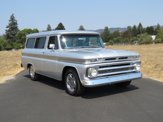 1966-chevrolet-suburban-044.jpg