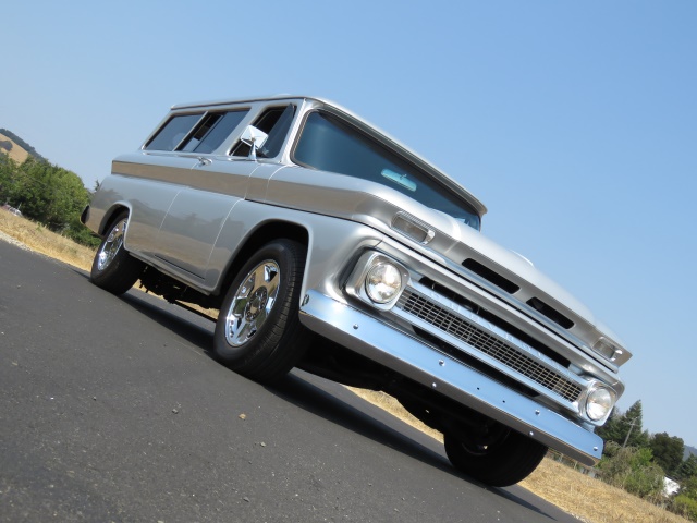 1966-chevrolet-suburban-046.jpg