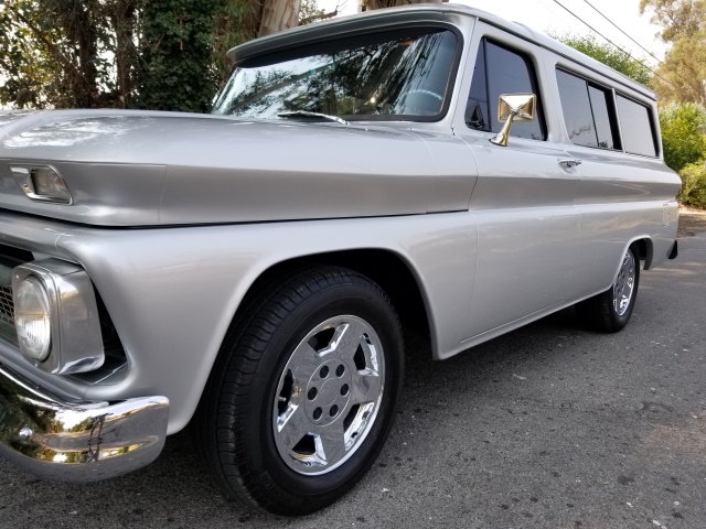 1966-chevrolet-suburban-071.jpg