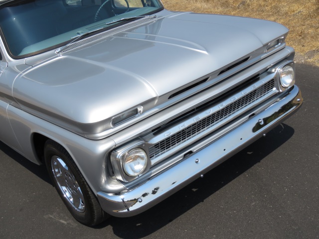 1966-chevrolet-suburban-119.jpg