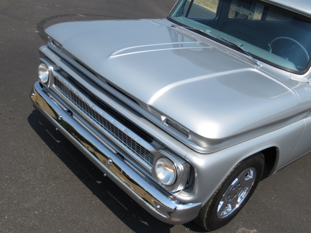 1966-chevrolet-suburban-121.jpg