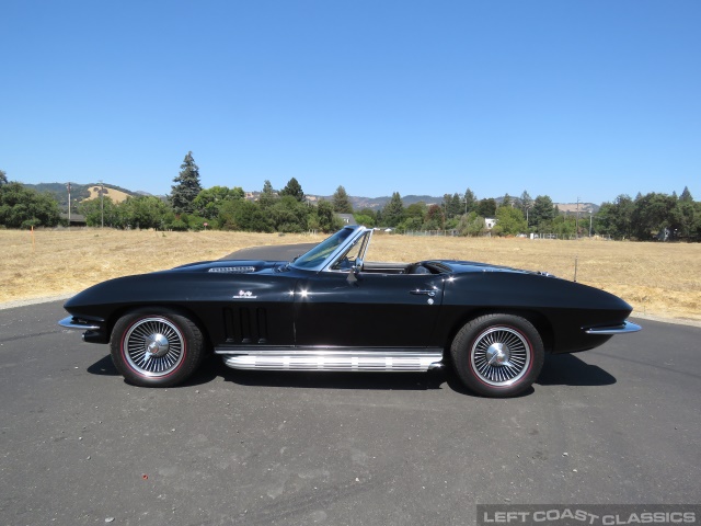 1966-corvette-stingray-016.jpg