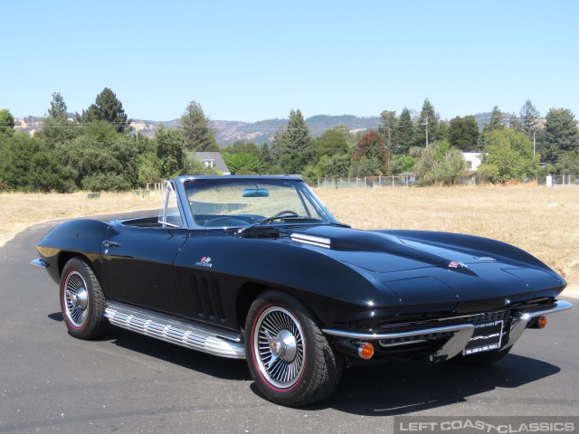 1966-corvette-stingray-035.jpg