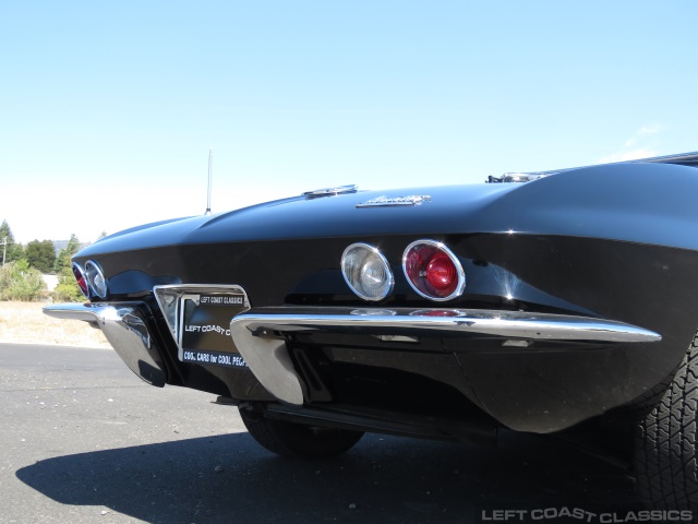 1966-corvette-stingray-045.jpg