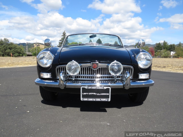 1966-mgb-roadster-002.jpg