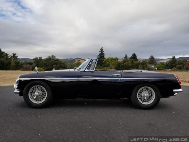 1966-mgb-roadster-010.jpg