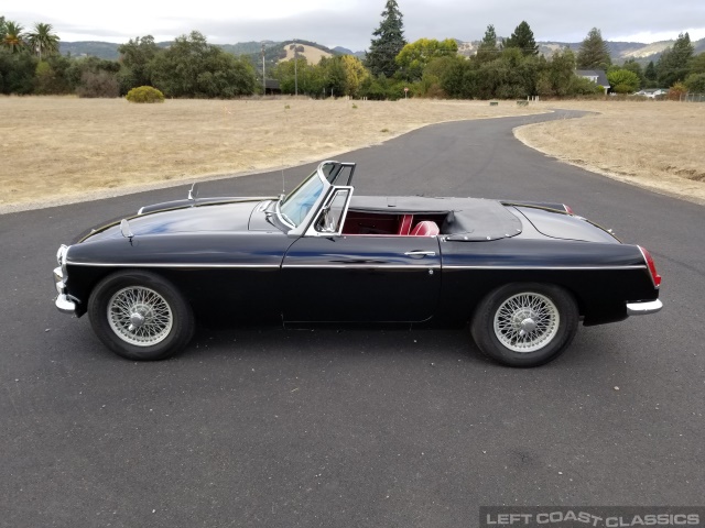 1966-mgb-roadster-011.jpg