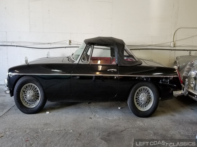 1966-mgb-roadster-013.jpg