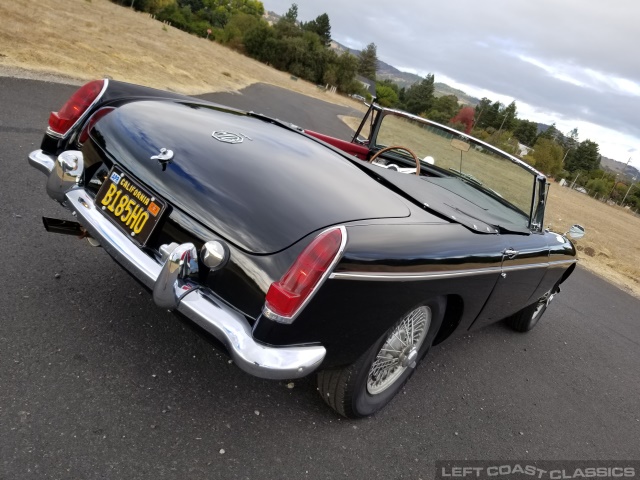 1966-mgb-roadster-031.jpg